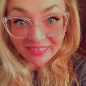 Meet your Posher, Chloe